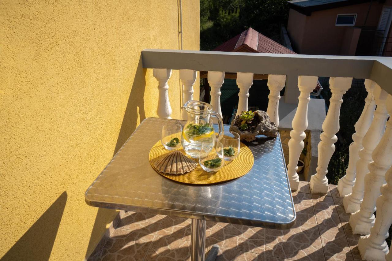Apartments Pavic Vir Exterior foto