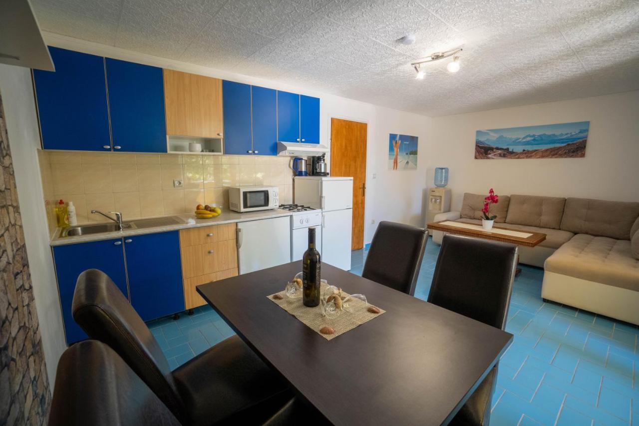 Apartments Pavic Vir Exterior foto